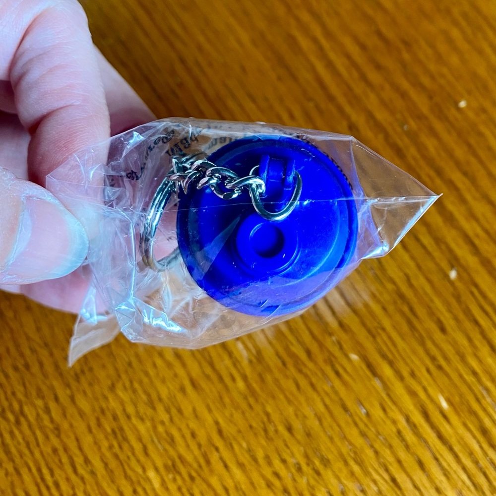 Tupperware Shaker Keychain - Picture 5 of 6